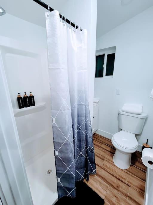 Phoenix Retreat - Studio With King Bed - 10 Min From Airp - Unit C Kültér fotó